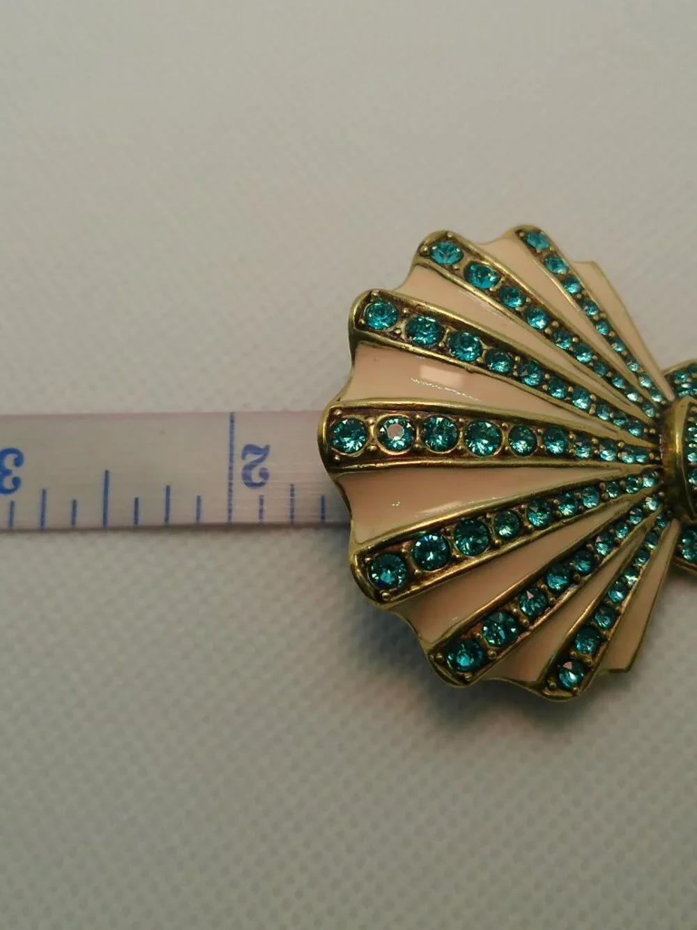 Brooch Heidi Daus Sea Shell Women’s Pin Fashion Brooch